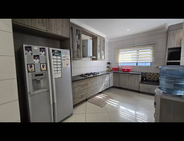 4 BEDROOM FREEHOLD FOR SALE IN SOUTH CREST